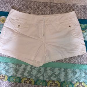 New York and company white shorts